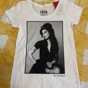 Women's White Graphic T-Shirt Amy Winehouse NEW